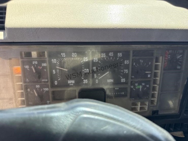 2000-international-4700-image-25