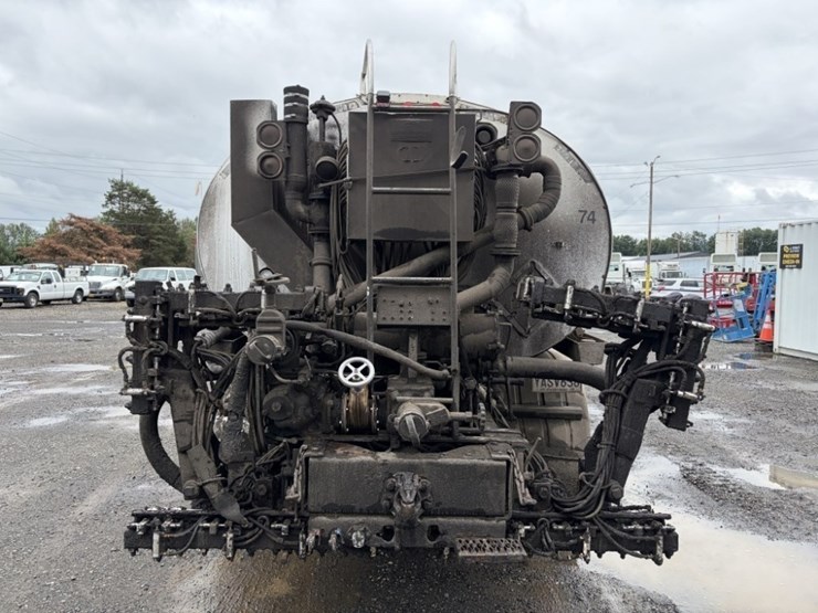 1997-freightliner-usf-1e-asphalt-distributor-truck-image-5