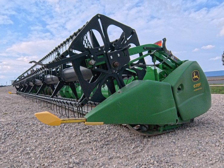 john-deere-635f-image-1