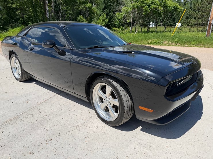 #1465-•-2013-dodge-challenger-sxt-image-7