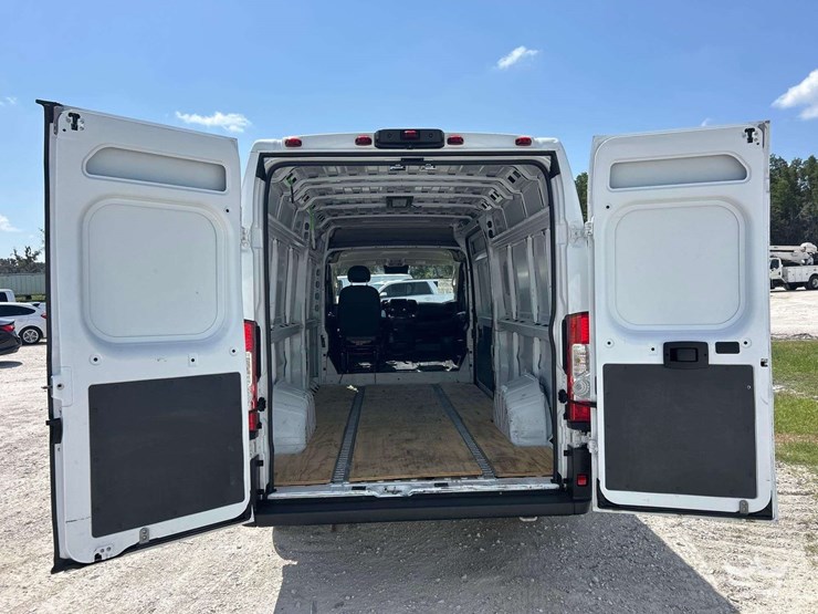 2023-ram-promaster-3500-image-23