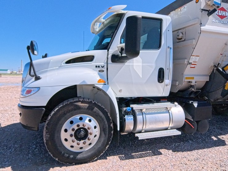 2022-kuhn-knight-4052-image-13