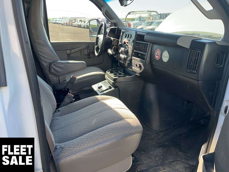 2018-chevrolet-express-s/a-ambulance-image-18