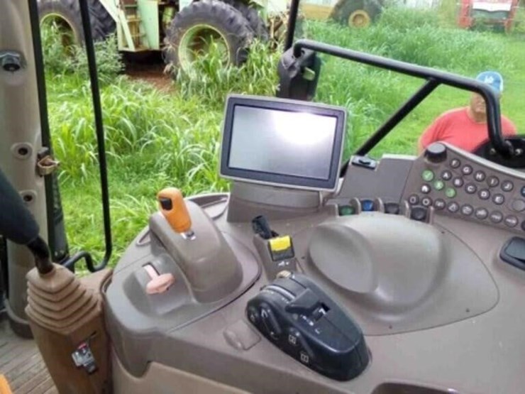 2012-john-deere-6210r-image-16