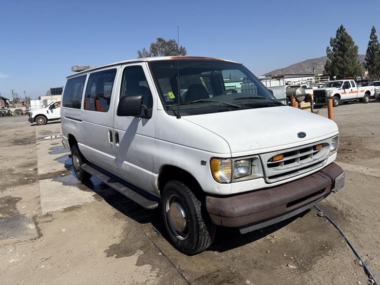2002-ford-transit-image-2