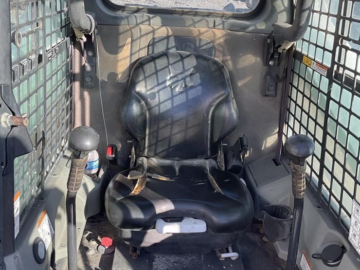 2016-bobcat-s570-image-12