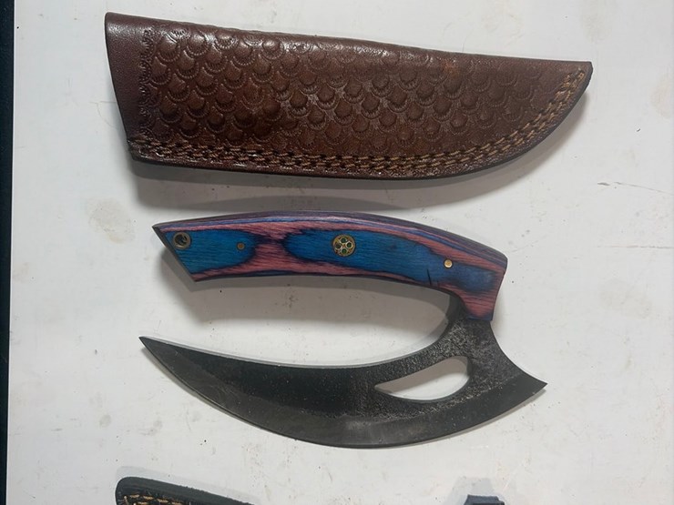 #5929-•-(11)-unused-knives-image-2