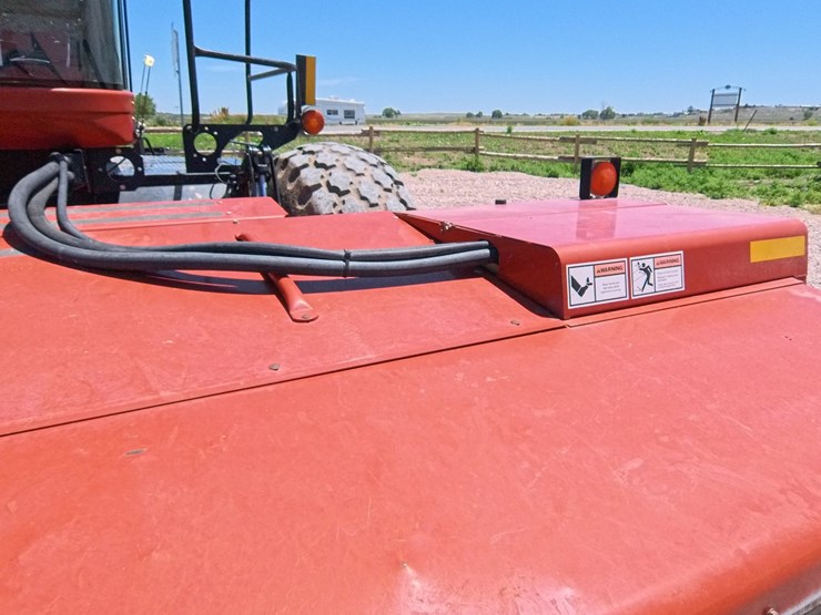 hesston-8550s-image-13