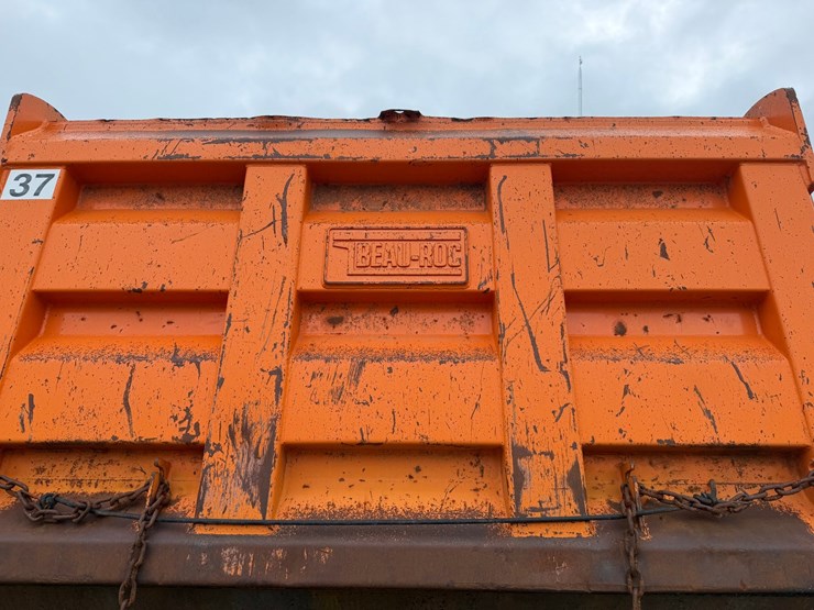 #1471-•-2003-mack-713v-granite-tri-axle-dump-truck-image-24