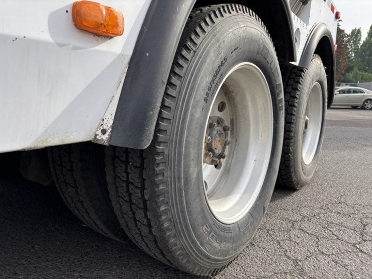 1989-peterbilt-377-image-10