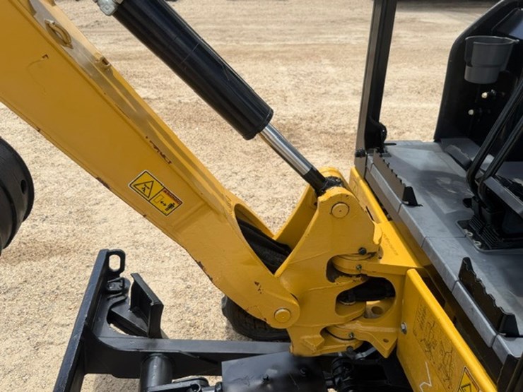 caterpillar-301.8-image-43