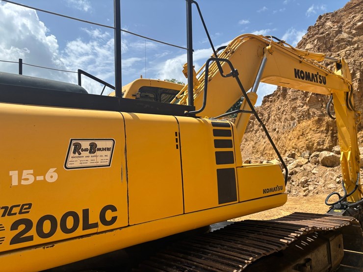 komatsu-pc200-lc-6le-image-16