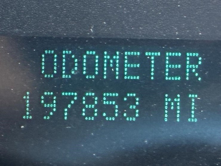 2011-chevrolet-2500hd-image-13