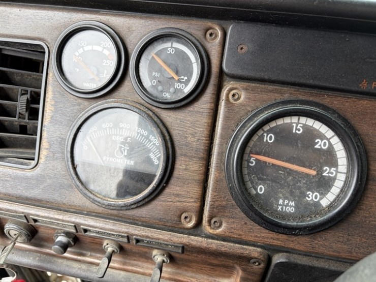 1997-freightliner-usf-1e-asphalt-distributor-truck-image-26