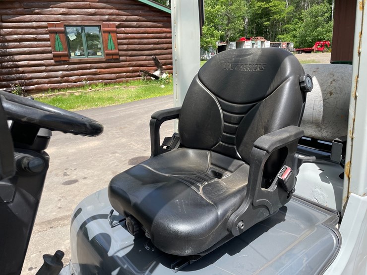 #6066-•-2016-4000lb-unicarriers-lp-forklift-image-15