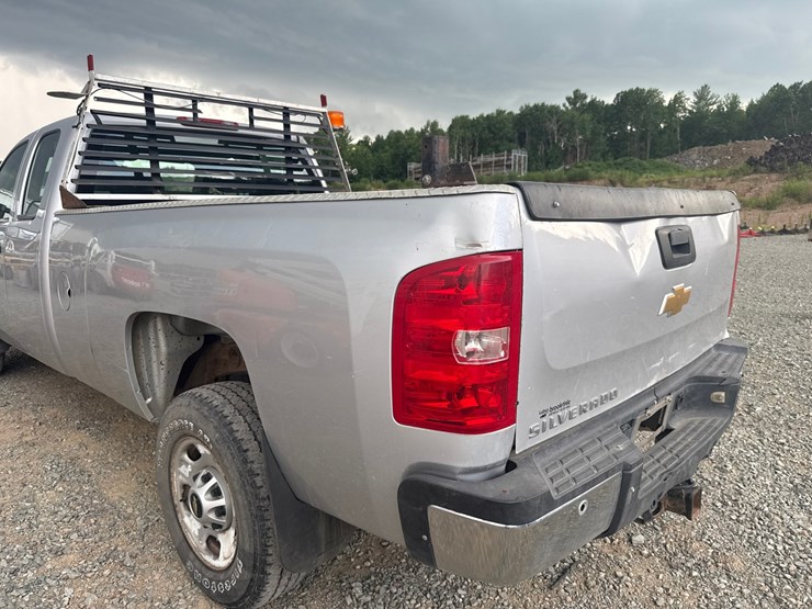 2013-chevrolet-2500-image-29