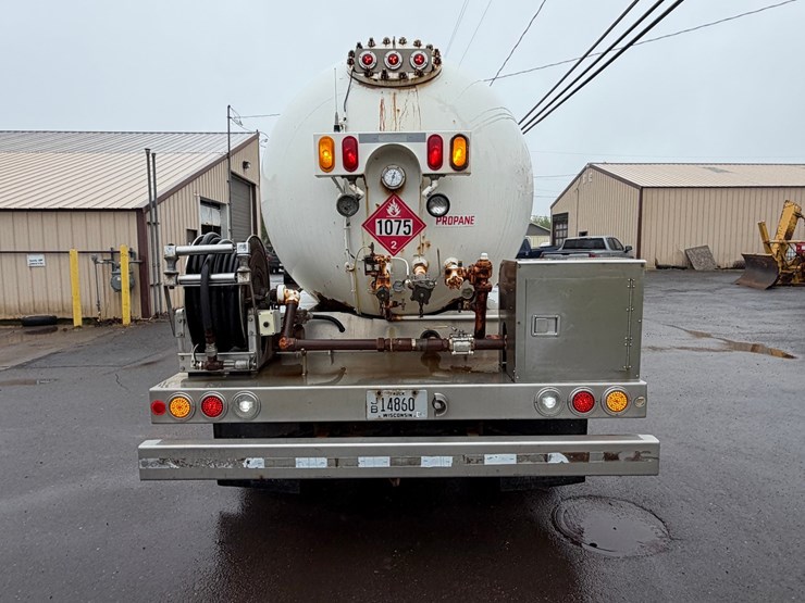 #1797-•-1996-freightliner-m2-lp-truck-image-6