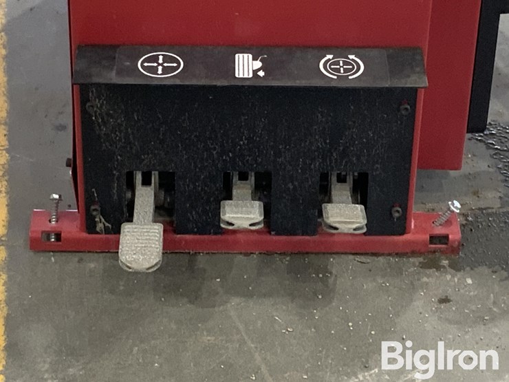 2026-massey-ferguson-730-image-9