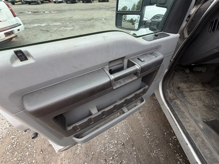 2014-ford-f350-sd-image-22