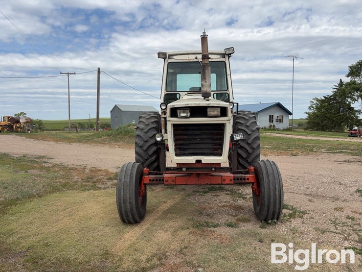 1975-case-1370-2wd-tractor-image-2