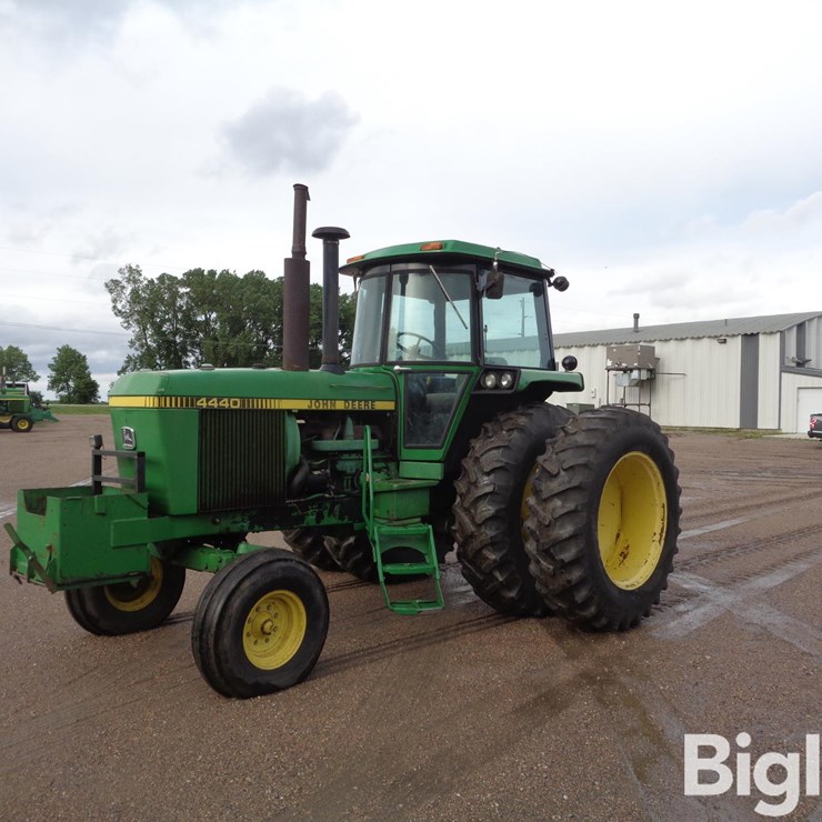 1979 JOHN DEERE 4440
