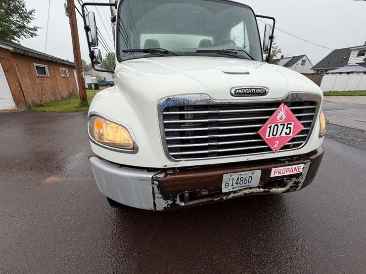 #1797-•-1996-freightliner-m2-lp-truck-image-15