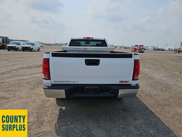 2013-gmc-sierra-1500-image-4