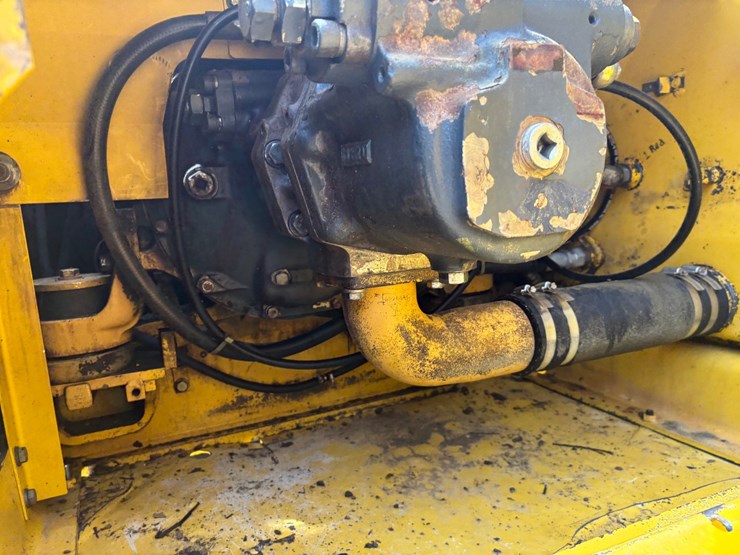 komatsu-pc200-lc-6le-image-27