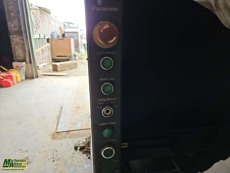 enclosed-miller/panasonic-auto-axcess-450-robotic-welder-image-5
