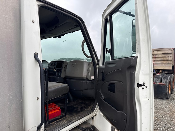 2011-international-durastar-4300-image-51