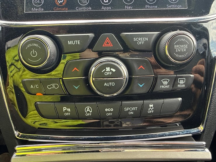 2021-jeep-grand-cherokee-image-47