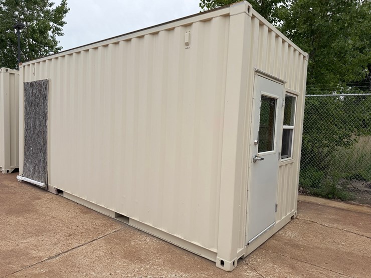 #1463-•-20'-container-office-image-3