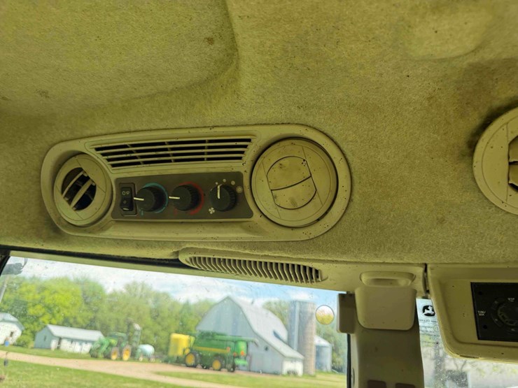 2011-john-deere-5101e-image-32