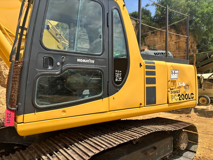 komatsu-pc200-lc-6le-image-9