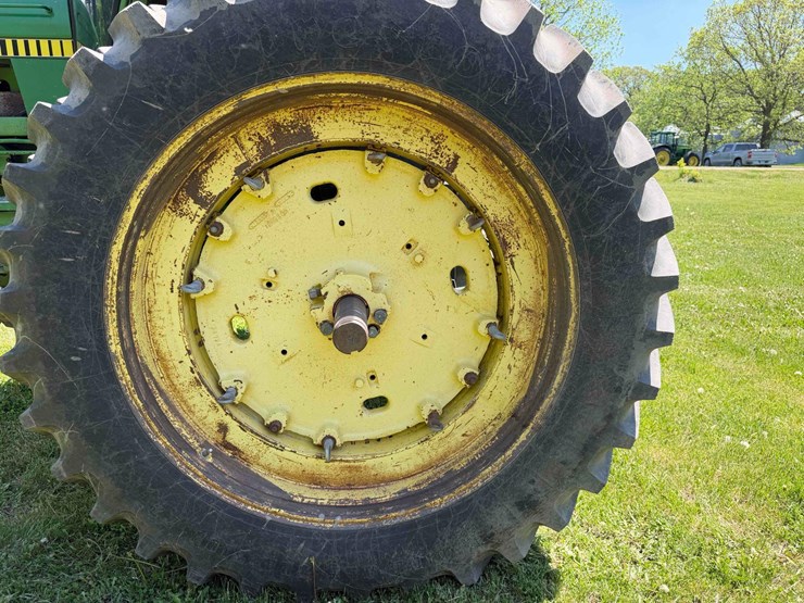 1984-john-deere-4250-image-25