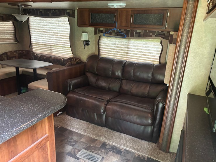 #2231-•-2014-crusader-335-5th-wheel-camper-image-45