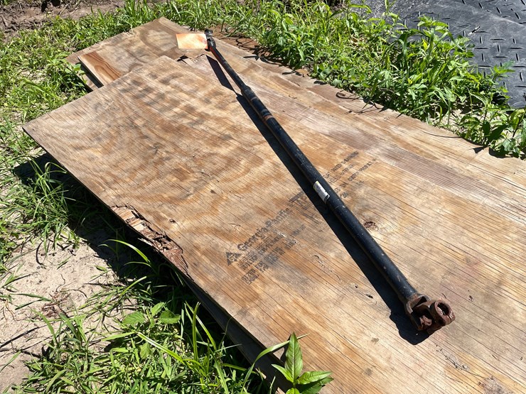 #7126-•-thought-to-be-a-volvo-drive-shaft-image-2