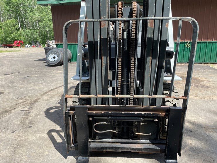 #6068-•-2016-5000lb-unicarriers-lp-forklift---low-hours!-image-10