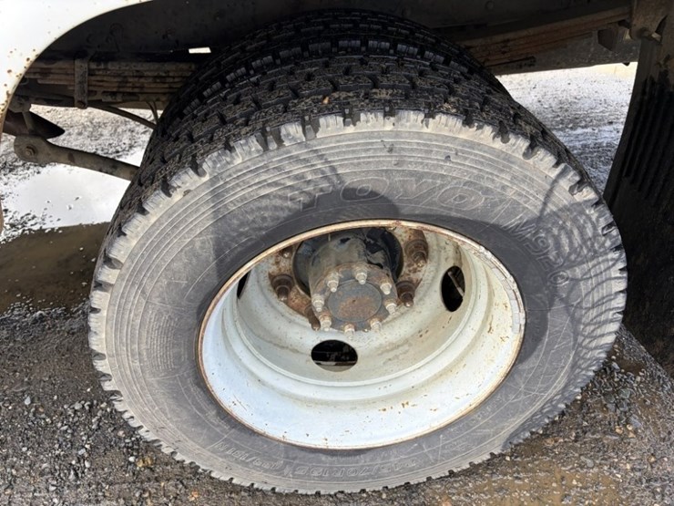 2006-chevrolet-c4500-4x4-service-truck-image-19