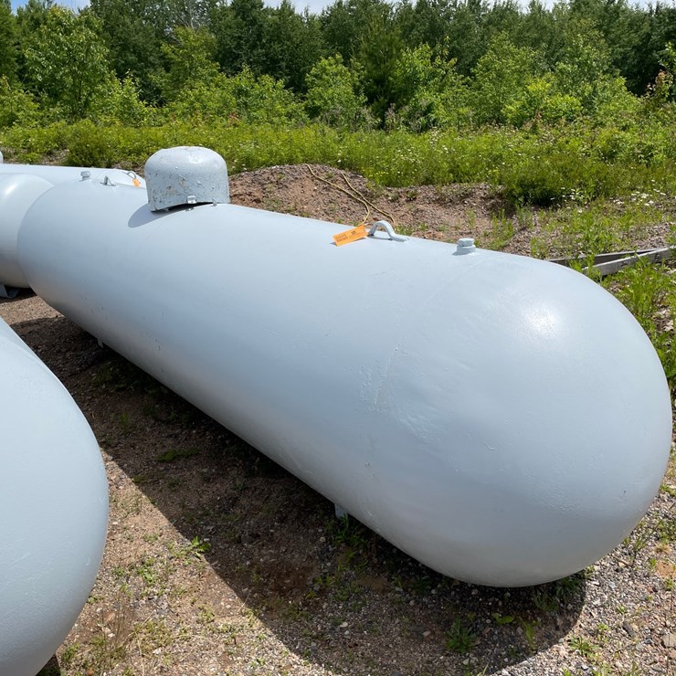 #6505 • 1000 Gallon LP Propane Tank