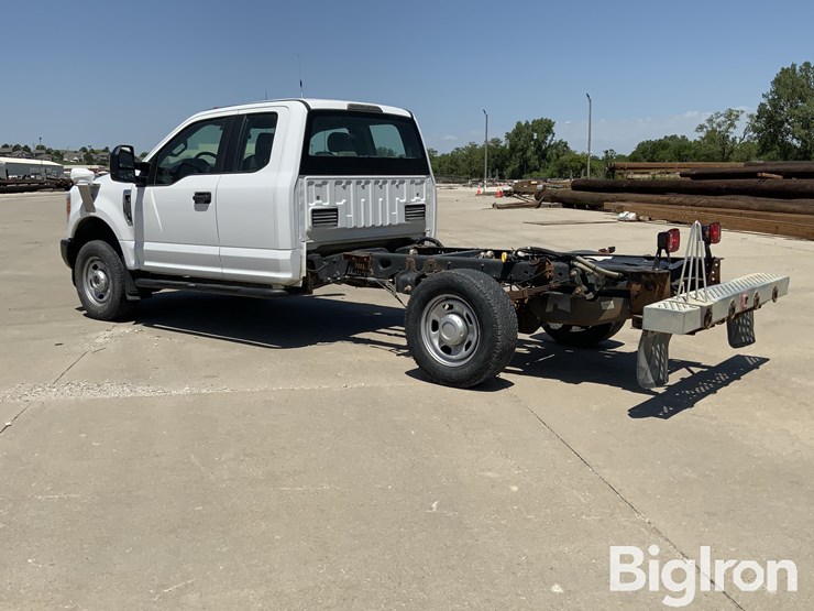 2017-ford-f350-xl-image-7