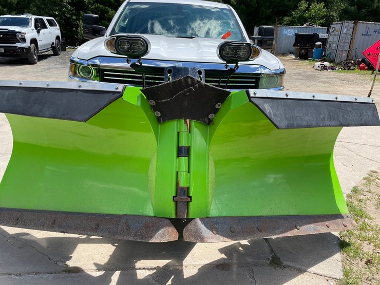 2015-chevrolet-2500-image-11