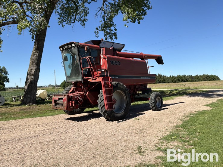 1989-case-ih-1660-image-1