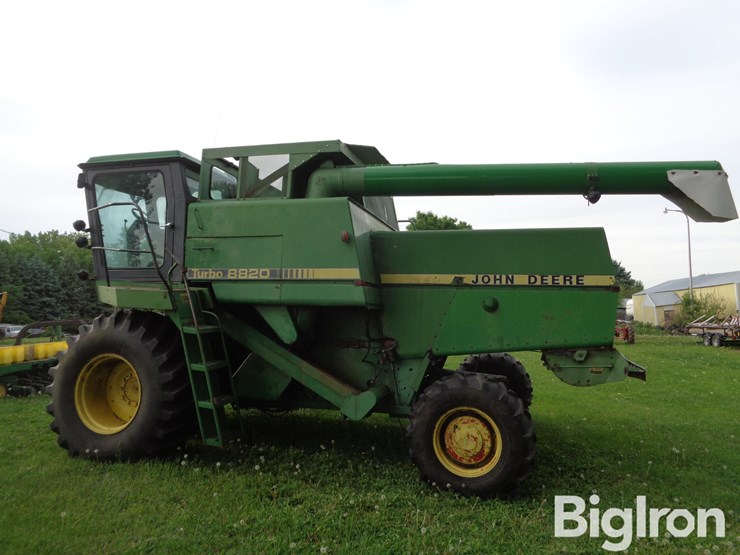 1982-john-deere-8820-image-8