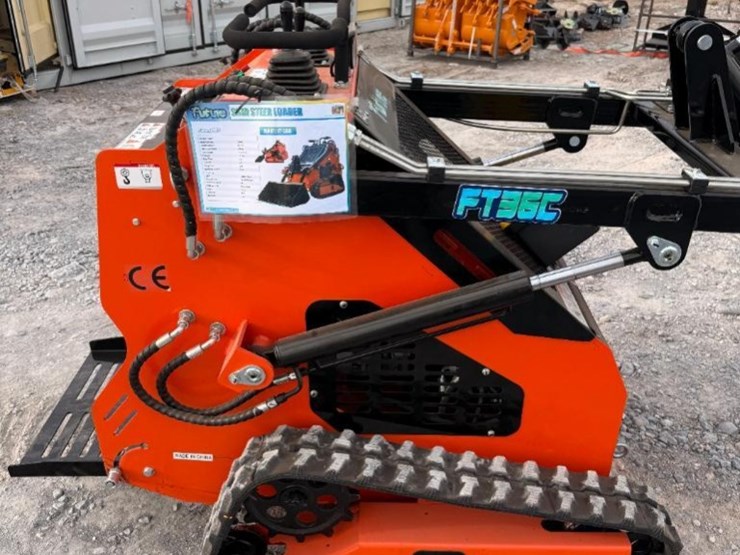 skid-steer-loader-ft36c,-electric-start,-open-operator-station-image-5