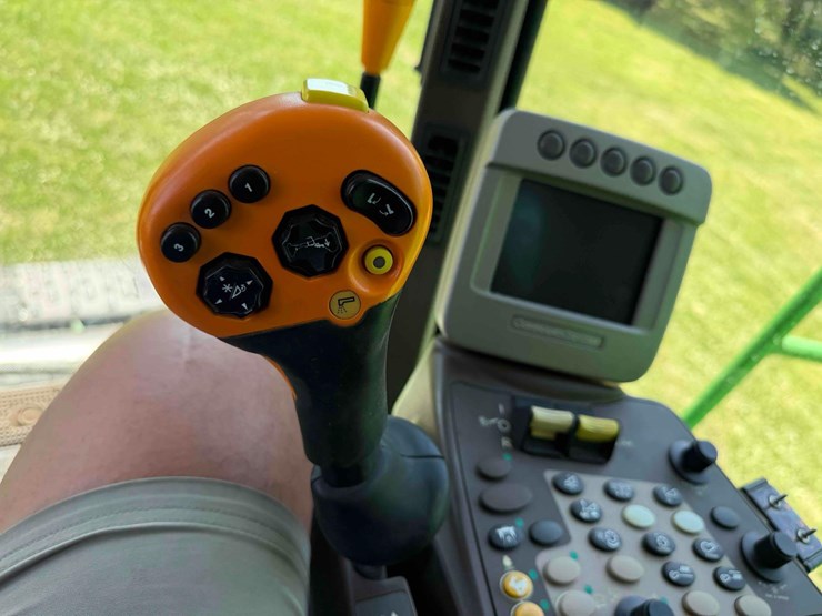 2008-john-deere-9670-sts-image-32
