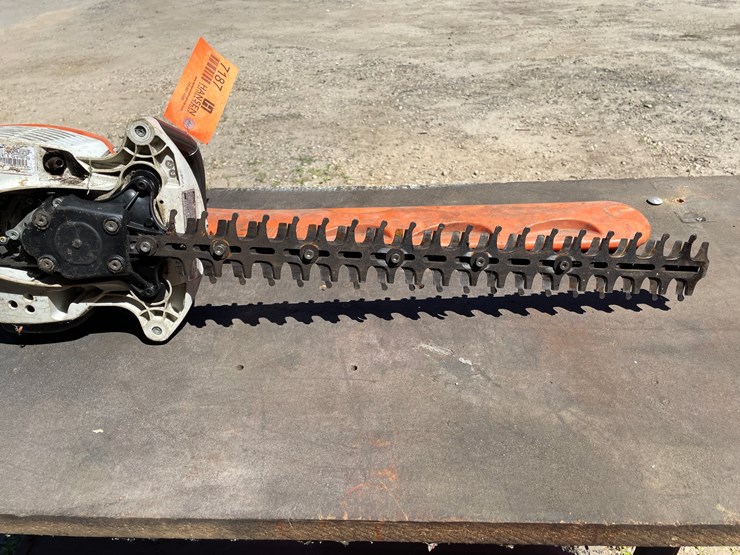 #7187-•-stihl-hs-46-c-hedge-trimmer-image-11