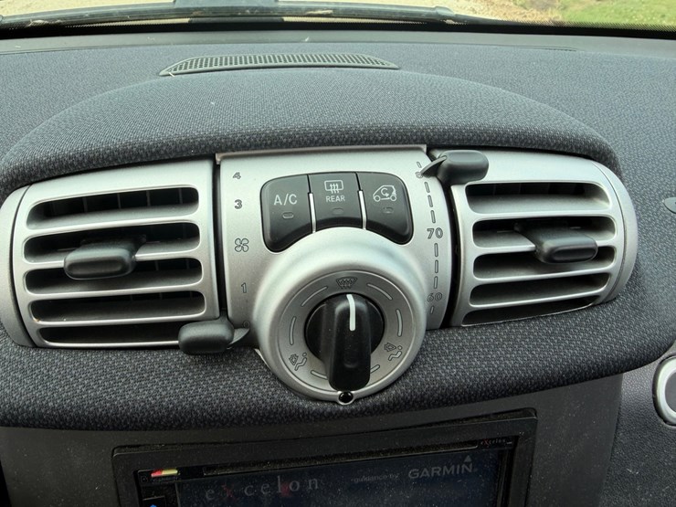 #1488-•-2012-smart-fortwo-passion-coupe-image-37