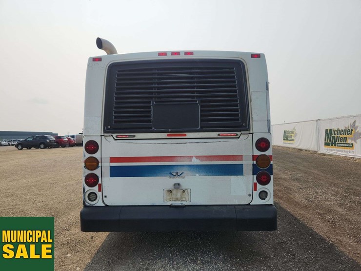 2007-new-flyer-restyled-low-floor-s/a-passenger-wheelchair-accessible-bus-image-8