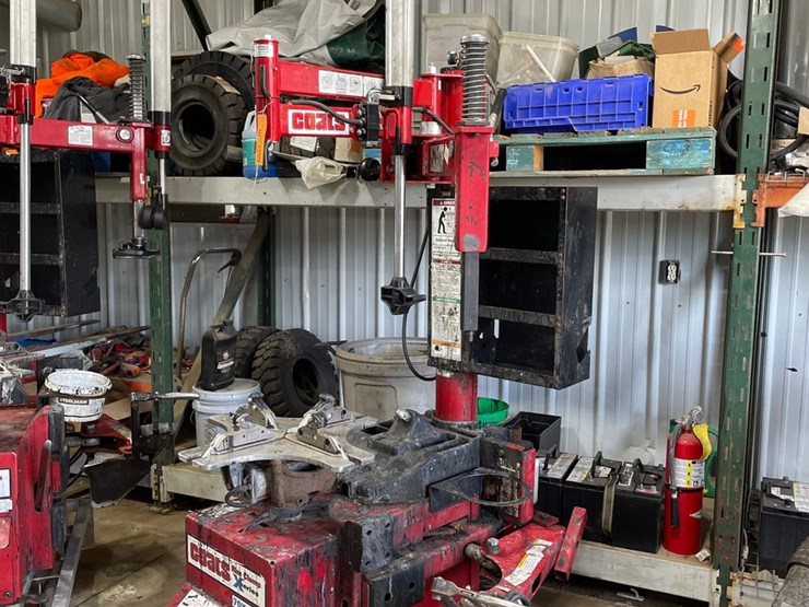 #6071-•-coats-shop-tire-changer-image-1